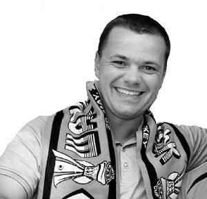 Захоплення універмагу ”Юність” у Черкасах пов’язують з іменем Віталія Дядченка