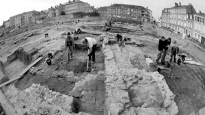 Французские археологи расчищают фундамент святилища Митры в городе Анже. Руинам более двух тысяч лет