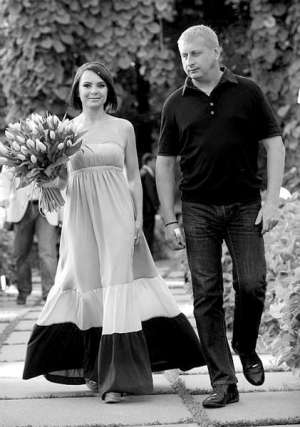 Екс-гімнастка Лілія Подкопаєва зі своїм нареченим ресторатором Віктором Костирком. Друзі кажуть, що весілля заплановане на середину осені