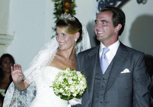 Грецький принц Ніколас з дружиною Тетяною Блатнік відсвяткували весілля у монастирі на острові Спеце. Подружжя житиме у п’ятикімнатній квартирі принца в Афінах