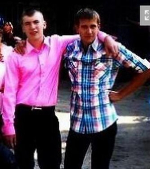 Харків’яни Євген Челомбітько (праворуч) та Денис Безбородов дружать з дитинства, навчаються в одному класі. Зараз обоє в лікарні