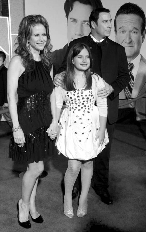 Американський актор Джон Траволта з донькою Еллою Блю і дружиною Келлі
