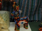 Мексиканське посольство продавало скульптури з бісеру