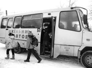 Щодня шкільний автобус із Гадяцької школи №3 проїжджає 100 кілометрів