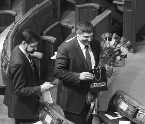 3 лютого депутати вітали з 41-річчям Юрія Мірошниченка, представника президента у Верховній Раді