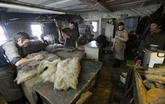 На фабриці з виробництва валянок у російському селі Спасівка під Красноярськом працює десятеро людей