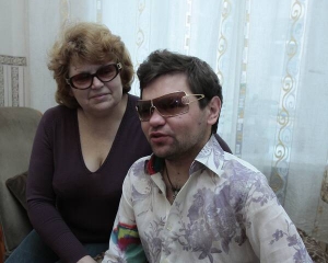 Дизайнер Сергій Єрмаков з мамою Вірою Геннадіївною. Три роки тому купив їй квартиру в будинку навпроти свого