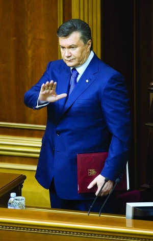 Президент Віктор Янукович стверджує, що займає невелику частину ”Межигір’я”. Робітники кажуть, резиденція має площу 137 гектарів