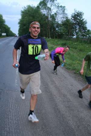 Студент-ктянин Мар'ян Олійник біжить стокілометровий марафон, який традиційно відбувається наприкінці травня в Тернополі