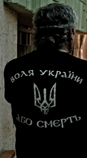 На свой ??творческий вечер писатель пришел в футболке с надписью &quot;Воля України або смєрть&quot;