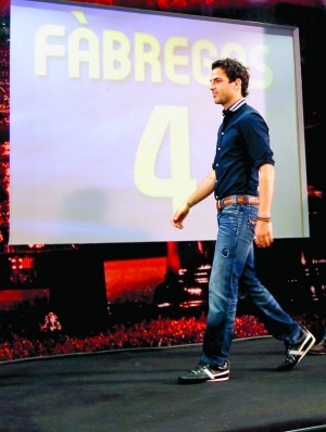 Сеск Фабреґас — вихованець школи ”Барселони”. До ”Арсенала” переїхав 2003-го 16-річним