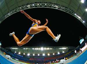 Ольга Саладуха стрибає на 14,94 метра — цього виявилося достатньо для здобуття першого місця