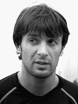 Олександр Шовковський дебютував у вищій лізі чемпіонату України 6 березня 1994 року