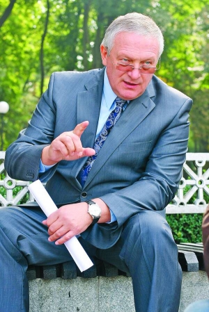 Голова бюджетного комітету Верховної Ради Валерій Баранов: ”Навіщо обласна державна адміністрація? А районна? Сьогодні вони виконують функції парткому тієї партії, що при владі”