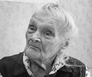 Киянка Антоніна Тищенко народилася у селі Пошковичі на Чернігівщині 21 лютого 1901 року. Довгожительку доглядає донька Ірина