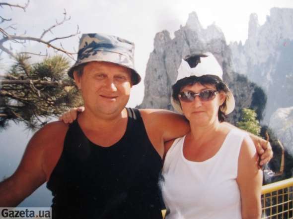На фото Микола Пономаренко з дружиною. Він помер у 54 роки