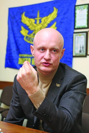 Адвокат громадської організації воїнів-ветеранів ”Ніхто, крім нас” Петро Рябенко: ”Ми самі обрали Януковича, а колись — Ющенка, Кучму. То в чому винуватий Янукович?”