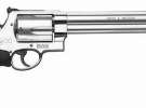 2Smith &amp; Wesson 500 Magnum (США)
Magnum ­ найпопулярніший револьвер фірми Smith &amp; Wesson. Поєднує силу й швидкість стрільби. Однак має також сильну віддачу, тому новачкам його не рекомендують. Має 50­й калібр – куля 12,7 мм.