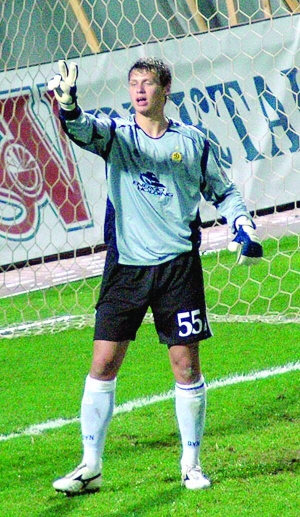 Олександр Рибка перейшов до ”Шахтаря” з ”Оболоні” влітку 2011 року. Став основним голкіпером команди, 11 жовтня дебютував у збірній України