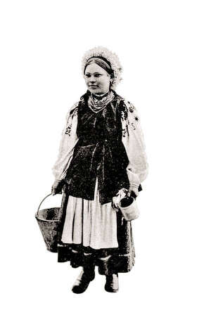 Більшість українських селянок у першій половині ХІХ століття були кріпачками. Поміщик міг робити з ними що завгодно. Лише скасування Олександром ІІ кріпацтва 1861 року обмежило свавілля поміщиків