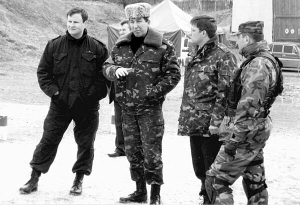 Навчальні стрільби підрозділу ”А” Управління СБУ в Тернопільській області, Олександр Радецький перший зліва