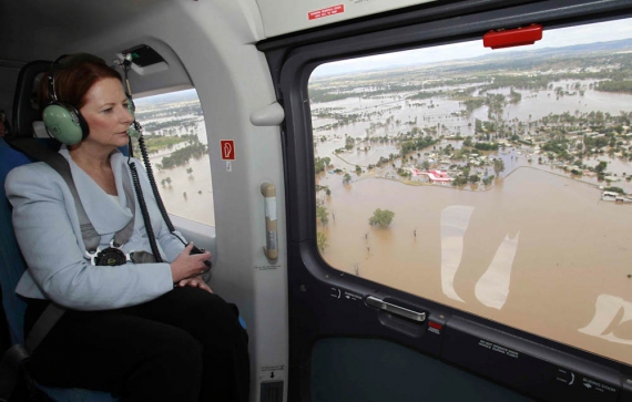 Глава австралийского правительства осмотрела последствия наводнения