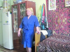 Світлана Журавель показує свою кімнату у гуртожитку по провулку Шевченка, 11 у Полтаві