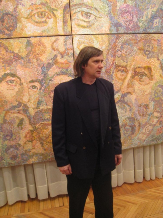 "Унікальність в тому, що робив її за власною методикою, мозаїчним цвітописом, спеціальним поєднанням кольорів", - розповів Олег Лазаренко