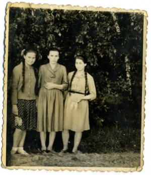 Фото предоставлено Полиной Сидор (крайняя слева). 1963 год, г. Рава-Русская
