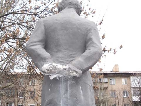 Меру Донецька здалося, що пам'ятник зруйнував час