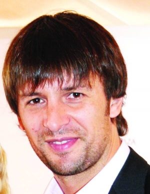 Олександр Шовковський дебютував у збірній України 13 листопада 1994 року. За національну команду провів 92 матчі