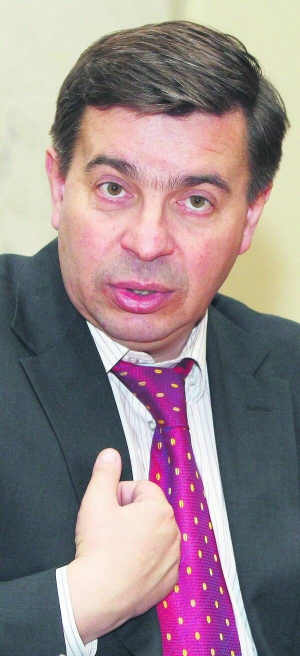Народний депутат від блоку ”Наша Україна — Народна самооборона” Тарас Стецьків: ”Януковича винесуть уперед ногами із ”Межигір’я”, яке буде націоналізоване і перетвориться на дитячий садок”