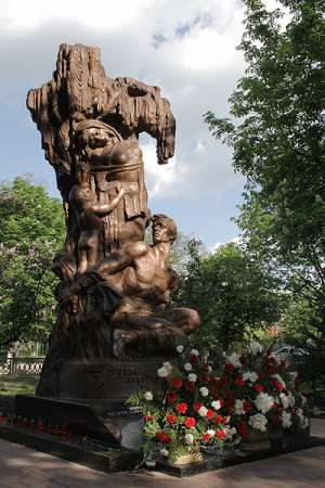 Памятник жертвам ОУН-УПА