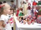 Народные мастера, профессиональные художники из Украины привезли несколько сотен этнических кукол. Давняя украинская мотанка, текстильные, соломенные мотанки, современные куклы в авторских интерпретациях
