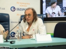 "Гитара, независимо от того, акустическая она или электрическая - символ творческого начала, которое есть у каждого человека от рождения. Это позволяет человеку создавать шедевры, независимо от сферы деятельности. Я уверен, высший пилотаж игры на гитаре можно показать и тремя аккордами", - сказал Сергей Чантурия