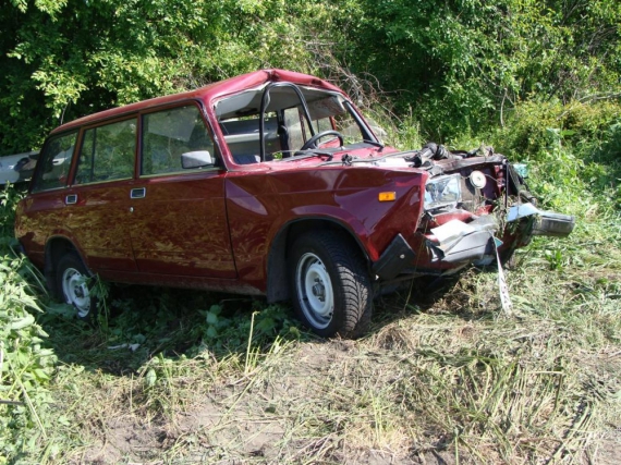 Авто Возницького врізалось в автобус і злетіло в кювет