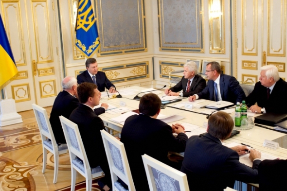 Президент Виктор Янукович во время заседания СНБО