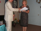 Євген Гірник вручає премію дружині Юрія Луценка