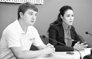 1 червня лідер партія ”Україна — Вперед!” Наталія Королевська разом зі своїм заступником Євгеном Сусловим оголошують про старт кампанії ”Народний список”