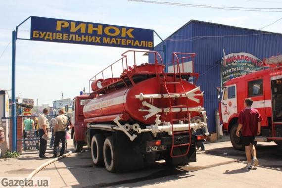 Пожар произошел на винницком строительном рынке по ул. Ватутина