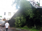 Ветер повредил крыши на 194 домах