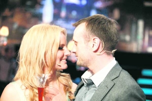 Олені Рясновій британський принц Френсіс Метью подарував обручку з діамантом у фіналі розважального проекту ”Холостяк-2”