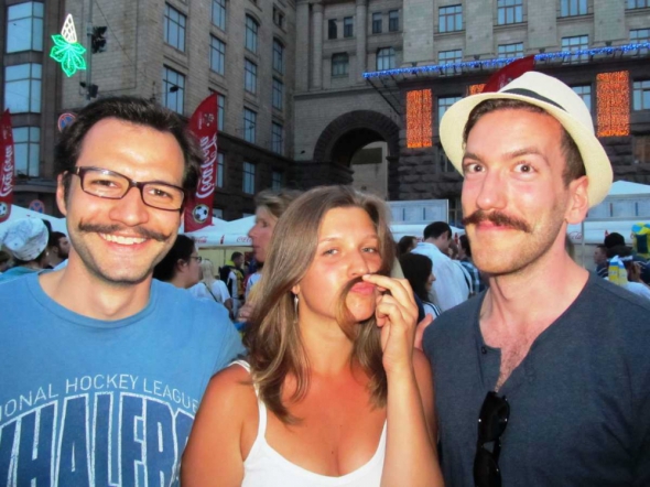 Фото с веселыми иностранцами - настоящий аттракцион