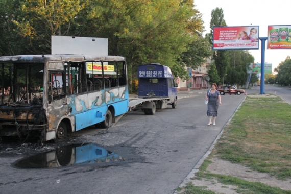 Пасажири ледве встигли вибігти з палаючого автобуса
