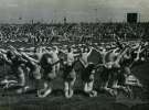 Театрализованное выступление гимнасток на стадионе СКА во время спортивного праздника, 1959 г.