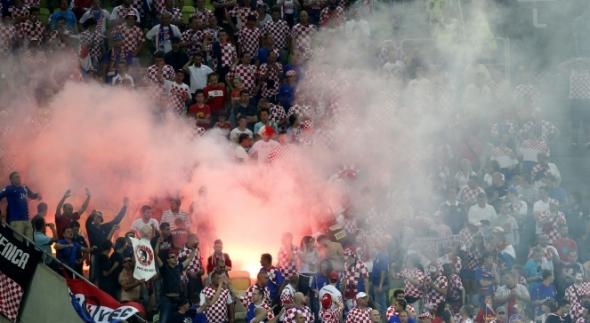 Інцидент стався на шостій хвилині матчу на стадіоні у Гданську.