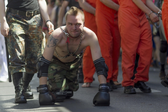 Главной темой 34-го берлинского гей-парада Christopher Street Day стала проблема дискриминации сексменьшинств в России