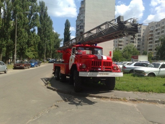 На місце події негайно прибули пожежно-рятувальні підрозділи