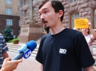 "Мы надеемся, что Киевская власть прислушается к нашим требованиям и выполнит их. Также мы выражаем надежду, что в ближайшее время в Киеве статус официального будут носить еще и цыганский, гагаузский, идиш и другие языки! Ведь закон есть закон", - комментирует событие Вано Крюгер.