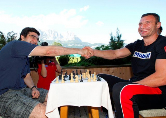 Віталій Кличко і Володимир Крамник зустрілися в тренувальному таборі боксера в Австрії